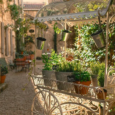 Guest house La Maison Du Village *